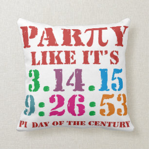 La partie du coussin 2015 de jour de pi comme elle