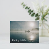 La pêche est la carte postale (Debout devant)