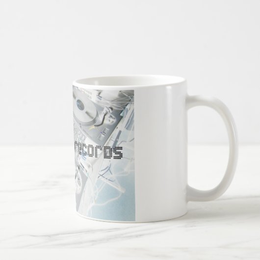 la perception enregistre la tasse (Droite)