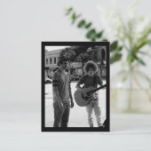 La place de la carte postale (Debout devant)