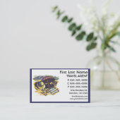 La plage fournit des cartes de visite d'agent de (Debout devant)