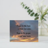 LA PRIÈRE EST LA CARTE POST HOPE (Debout devant)