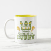 La Reine de la tasse de tennis de cour (Gauche)