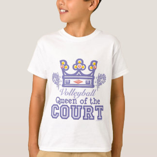 La reine du volleyball de cour badine le T-shirt