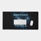 La résistance est Futile Mat de bureau (Clavier et souris)
