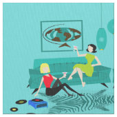 La rétro nuit de la fille dans le tissu (fermé)