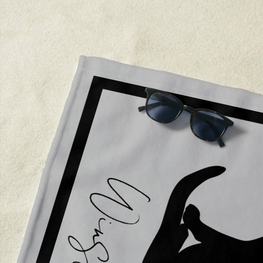 La serviette grise pour chats (En situation)