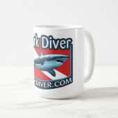 La tasse à café Shark Diver. (Devant droit)