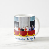 La tasse commémorative du couronnement du roi Char (Devant droit)
