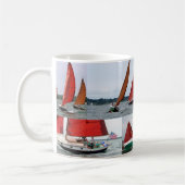 La tasse de 2010 constructeurs en pierre de (Gauche)