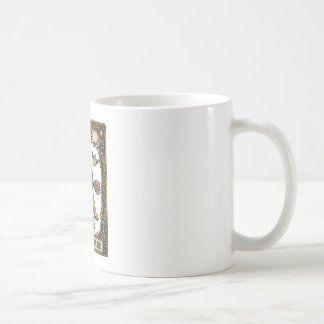 La tasse de café avec la carte de tarot du travail