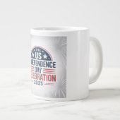 La tasse de café de la fête de l'Indépendance des (Devant droit)