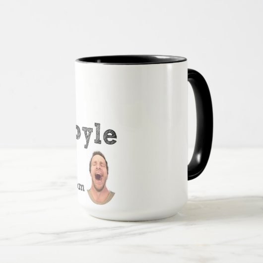 La tasse de café d'exposition de Bob Doyle (Devant droit)