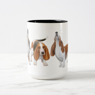 La tasse de chiens de basset d'hurlement