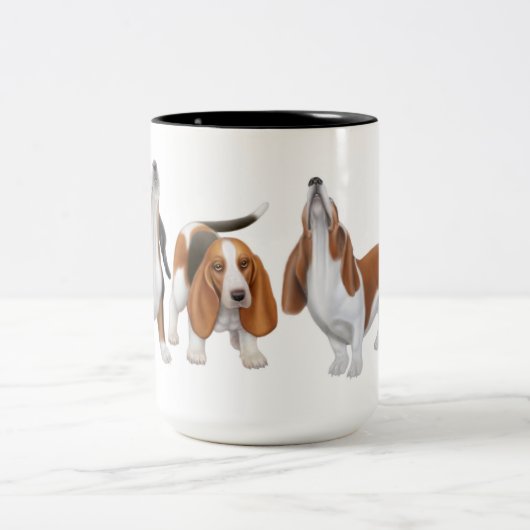 La tasse de chiens de basset d'hurlement (Centre)