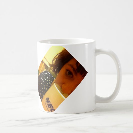 La tasse de tasse de Julia Scroggin "autoportrait (Droite)