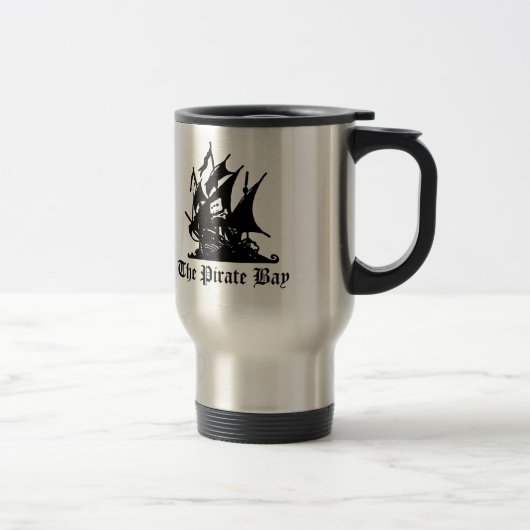 La tasse de voyage de baie de pirate (Droit)