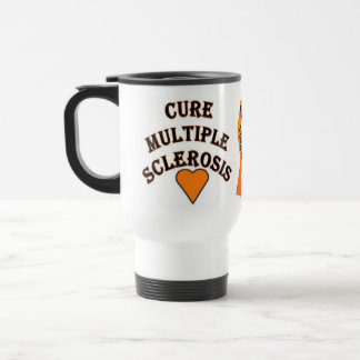 La tasse noire et blanche trouvent un traitement