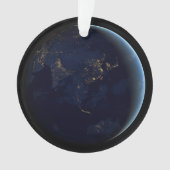 La Terre s'illumine la nuit en Asie et en Australi (devant)