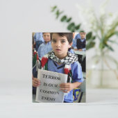 La terreur est notre ennemi commun Carte postale (Debout devant)