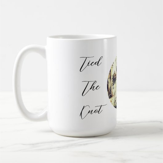 La Typographie Associe Le Couple De Knot Nom Mug (Gauche)