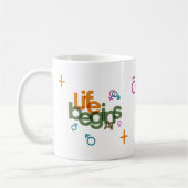 La Vie Commence À (Personnaliser) | Mug classique (Gauche)