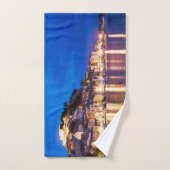 La ville croate de Sibenik la nuit (Serviette à main)