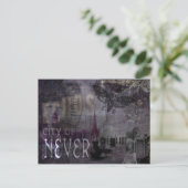 La ville de Never-Tirahvaalta Carte postale (Debout devant)