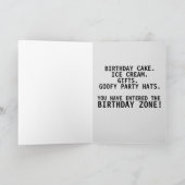 LA ZONE D'ANNIVERSAIRE FUNNY ACCUEILLE DES CARTES (Intérieur)