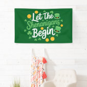 Laat de Schelmenstreken Beginnen Grappige St. Patr Spandoek (Insitu)