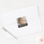 Laat het avontuur beginnen met het script | Afstud Vierkante Sticker (Envelop)