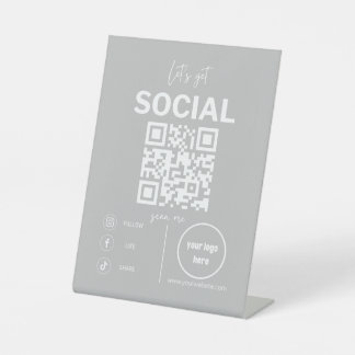 Laat sociale QR-code achter Reclamebord Met Voetstuk
