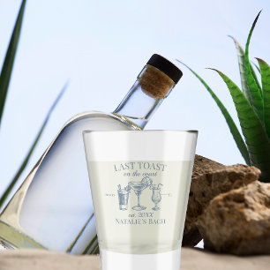 Laatste toast op de kust strand vrijgezellenfeest shot glas