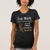 Lab Moeder chaos coördinator Chocolade Labrador T-shirt (Voorkant)