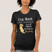 Lab Moeder chaos coördinator Yellow Labrador T-shirt (Voorkant)