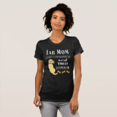 Lab Moeder chaos coördinator Yellow Labrador T-shirt (Voorkant volledig)