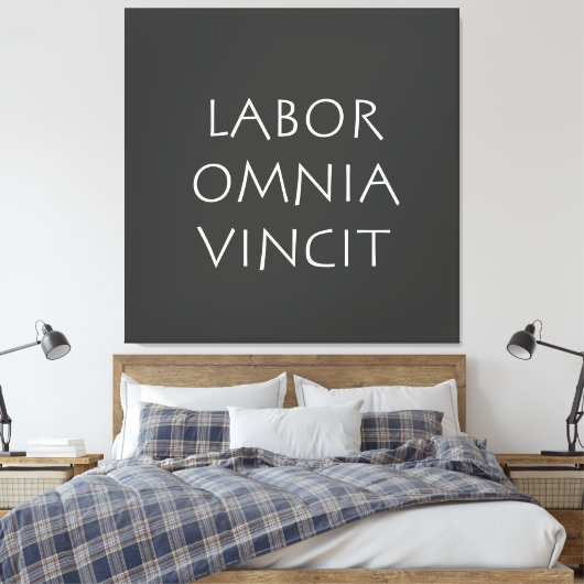 Labor omnia vincit canvas afdruk (Insitu (Slaapkamer))