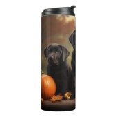 Labrador Puppy Herfst Delight Pompoen Thermosbeker (Gedraaid links)