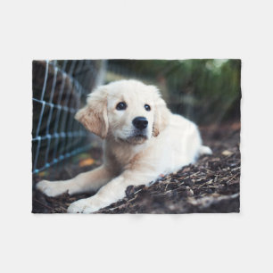 Labrador puppy play in de tuin fleece deken