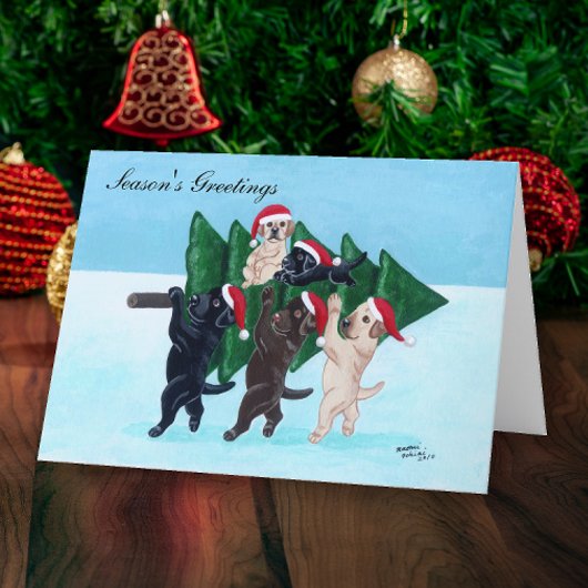 Labradors bij de Kerstboom in het Sneeuwveld Feestdagen Kaart