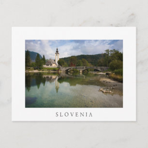 Lac Bohinj avec église en Slovénie carte postale b