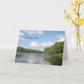 Lac bordé d'arbres - Carte "À penser à toi" (Fleur jaune)