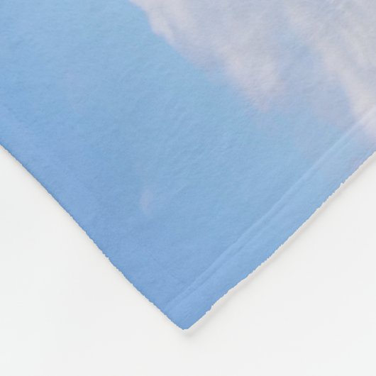 Lac dans la couverture polaire des nuages (Coin)