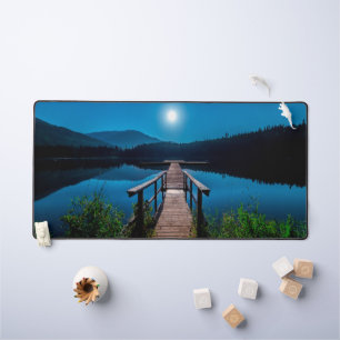 Lac Moonlite dans les montagnes