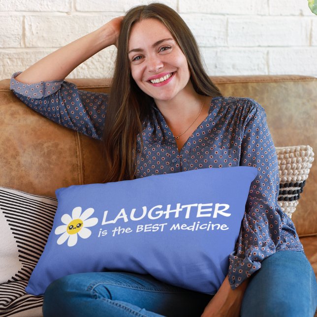 Lachen is de beste medicijnenpiloot. kussen (Cheer yourself or someone else up with this, "Laughter is the best medicine" pillow! )