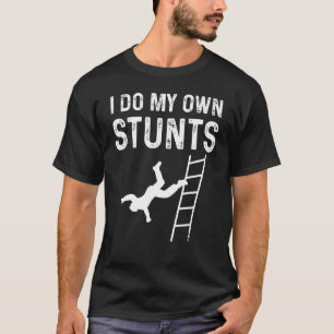 Ladder die omlaag gaat met eigen stunts t-shirt