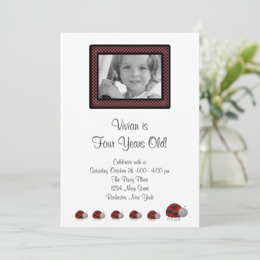 Lady Bug Invitations de fête d'anniversaire (Debout devant)