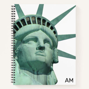 Lady Liberty en monogram op wit en licht teal Notitieboek