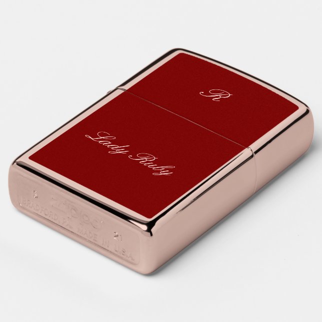 Lady Ruby – Burgundy Premium Lighter Editie (Angle)