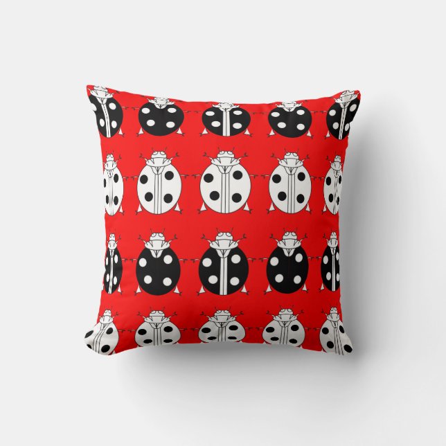 ladybirds pattern kussen (Voorkant)